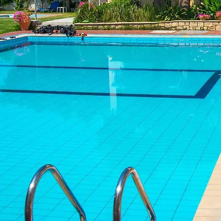 Aparthotel Evelin 2*