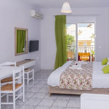 Evelin Aparthotel 2*