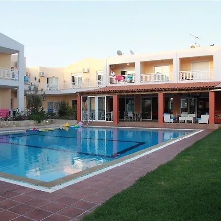 Evelin Aparthotel 2*