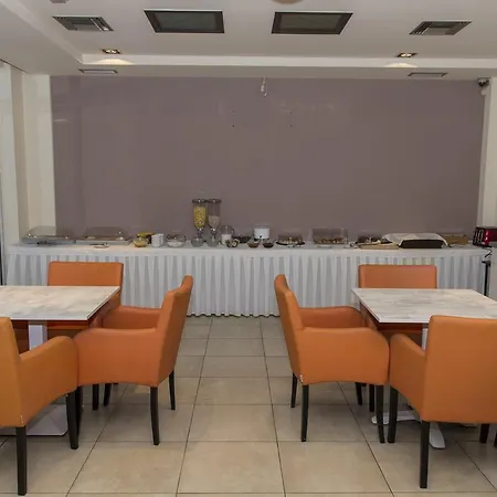Evelin Aparthotel 2*