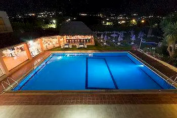 Evelin Aparthotel